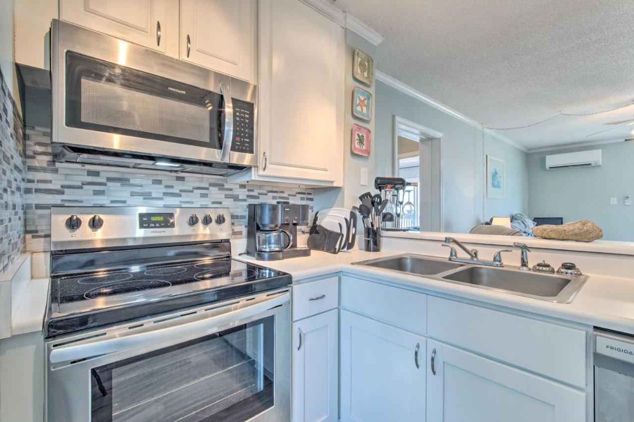 Convenient Retreat With Balcony And Ocean Views! North Topsail Beach Exterior photo